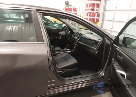 2016 Toyota Camry Se z USA, uszkodzony, nr VIN 4T1BF1FK0GU589491